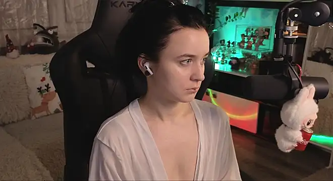 KiraLiLime online show from January 2026 07:42:02 PM