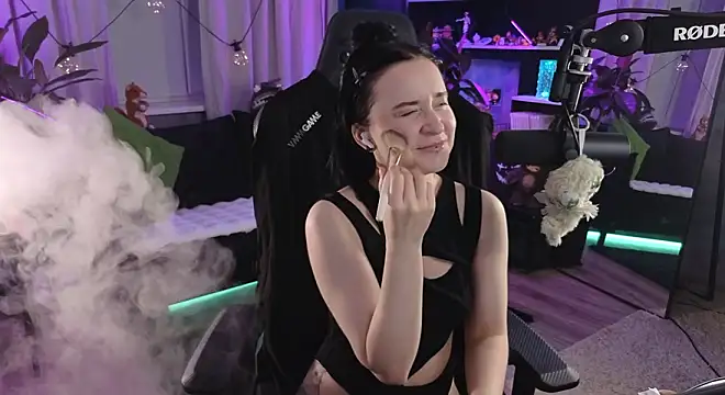 KiraLiLime online show from March 2026 06:45:02 PM