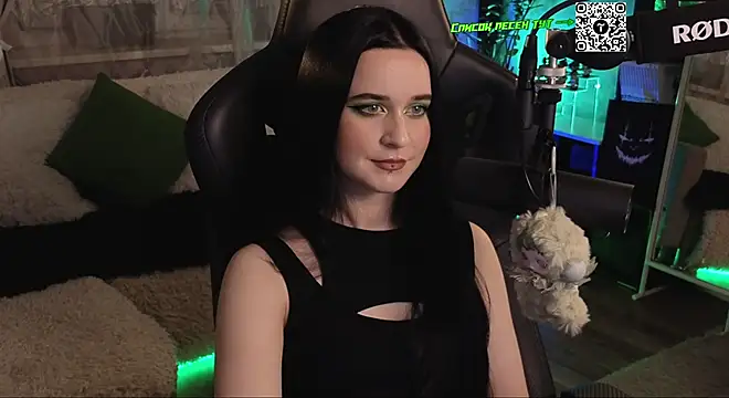 KiraLiLime online show from November 2025 04:06:02 PM