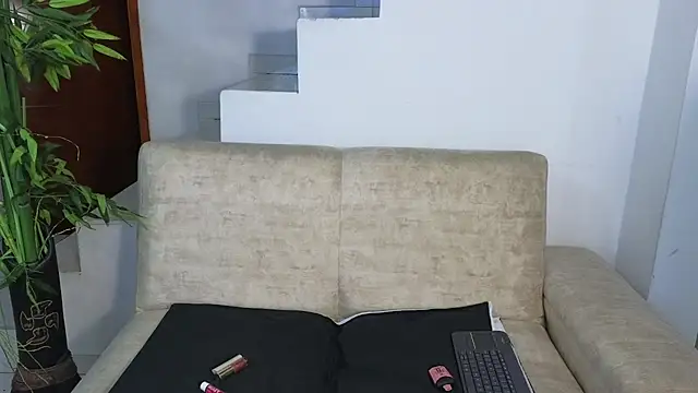 Lorenne Miller online show from November 2025 02:39:02 AM