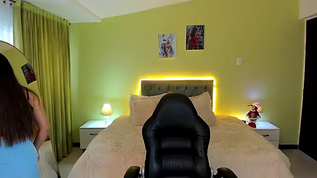  Charlotte evans 1 online show from November 2025 08:31:02 PM