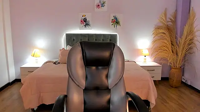  Charlotte evans 1 online show from November 2025 02:11:01 PM