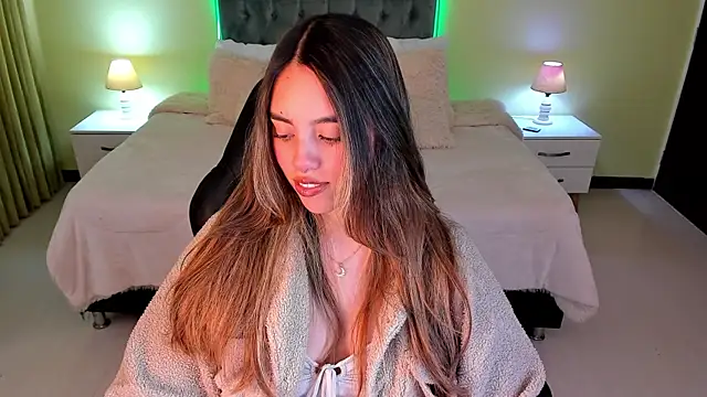  Charlotte evans 1 online show from April 2026 08:02:01 PM