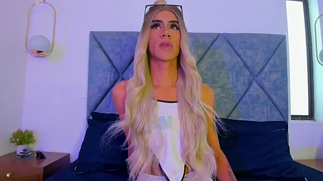 PersefoneWoods1 online show from October 2025 03:00:01 PM