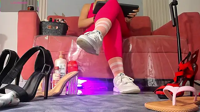 BridgetRodriguez online show from November 2025 01:00:02 PM