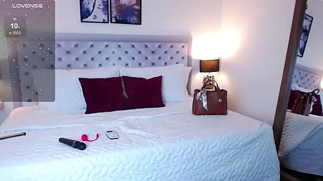 sarascottt online show from February 2026 10:34:02 AM