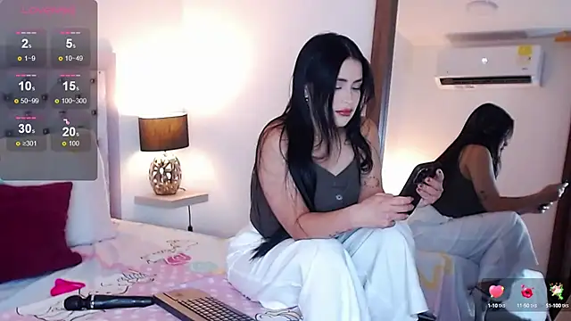 sarascottt online show from September 2025 03:22:01 PM