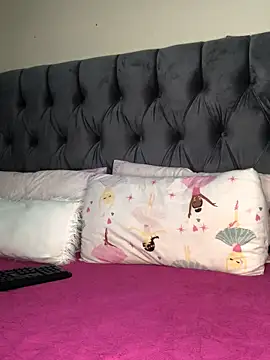 Anaelle24 online show from April 2026 07:04:01 AM