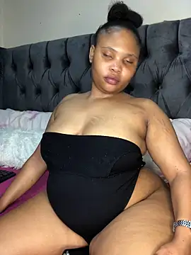 Anaelle24 online show from March 2026 03:22:01 AM