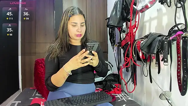 violet bdsmx online show from February 2026 06:07:01 PM