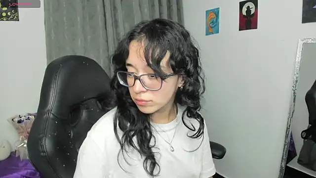 Snapshot of indra_cam chatting on June 2026 06:29:02 AM indra cam online show from June 2026 06:29:02 AM