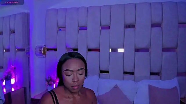 mia schwarz online show from February 2026 09:33:01 PM