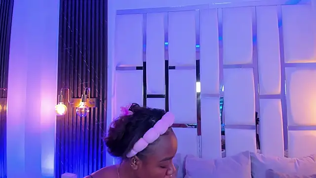 Snapshot of mia_schwarz chatting on November 2025 10:31:02 PM mia schwarz online show from November 2025 10:31:02 PM