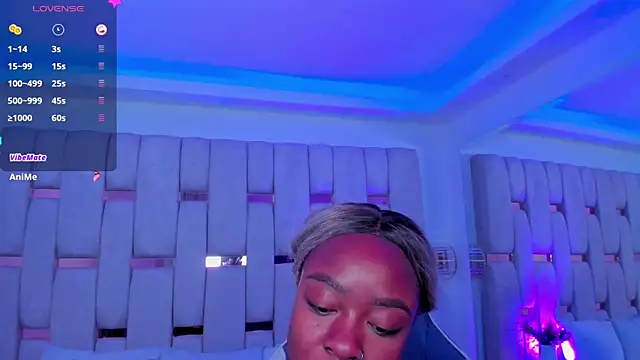 mia schwarz online show from April 2026 07:50:02 PM