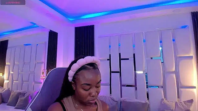 Snapshot of mia_schwarz chatting on November 2025 10:13:01 PM mia schwarz online show from November 2025 10:13:01 PM