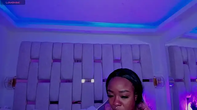 mia schwarz online show from March 2026 10:06:01 PM