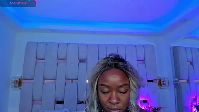 mia schwarz online show from April 2026 09:49:01 PM