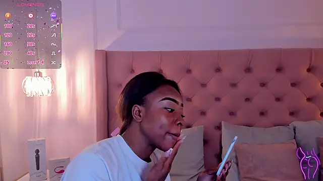 Snapshot of mia_schwarz chatting on September 2025 10:03:02 PM mia schwarz online show from September 2025 10:03:02 PM