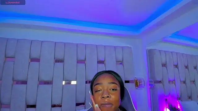 mia schwarz online show from March 2026 09:55:02 PM