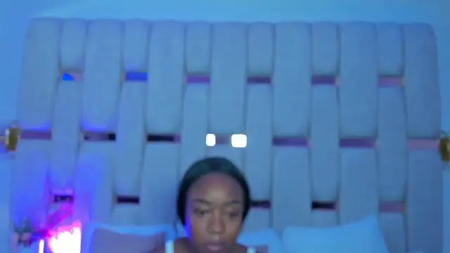 mia schwarz online show from February 2026 01:46:02 PM