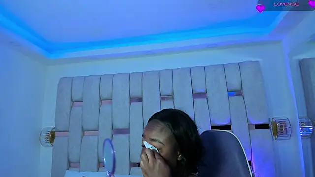 mia schwarz online show from March 2026 10:47:02 PM