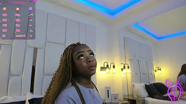 Snapshot of mia_schwarz chatting on February 2025 08:08:02 PM mia schwarz online show from February 2025 08:08:02 PM