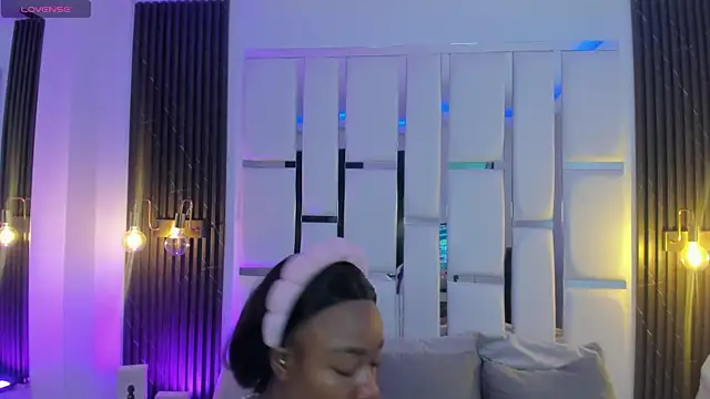 Snapshot of mia_schwarz chatting on December 2025 11:28:02 PM mia schwarz online show from December 2025 11:28:02 PM