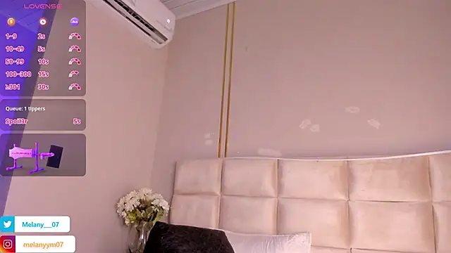 Heicy  online show from April 2026 08:11:01 PM