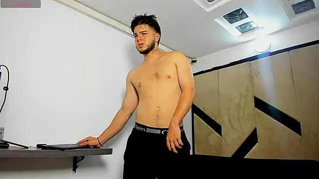 danielclarton1 online show from March 2025 01:29:01 PM