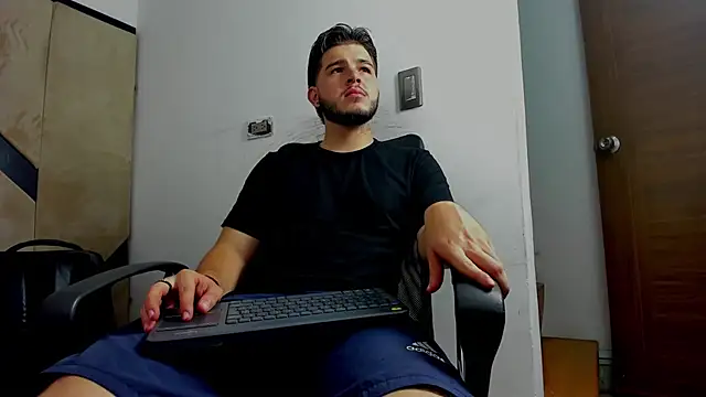 danielclarton1 online show from October 2025 11:49:02 PM
