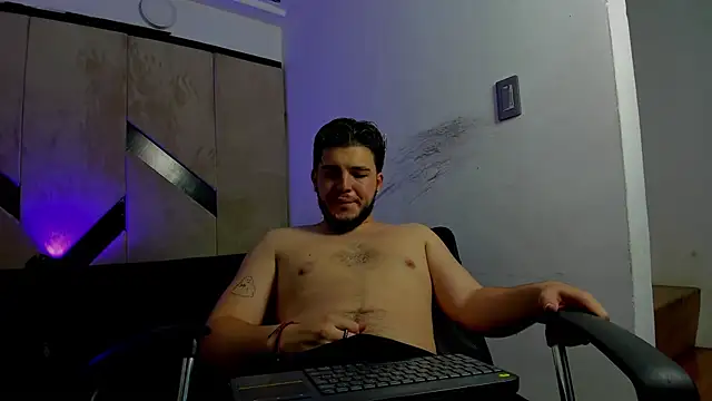 danielclarton1 online show from October 2025 11:06:02 PM