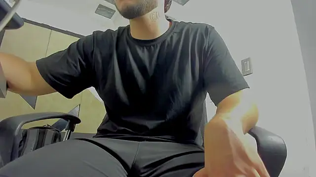 danielclarton1 online show from October 2025 11:57:02 PM