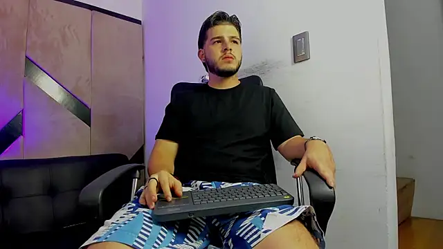 danielclarton1 online show from October 2025 11:16:02 PM