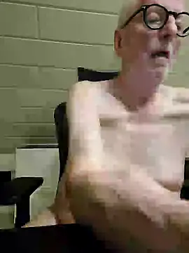 Snapshot of Greyhound70 chatting on September 2025 09:20:01 PM Greyhound70 online show from September 2025 09:20:01 PM