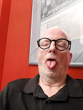 Greyhound70 online show from February 2026 06:53:02 PM