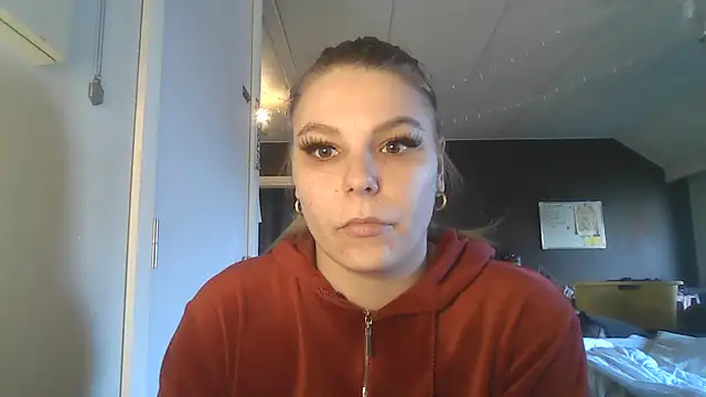 PetiteB Official online show from February 2025 12:44:01 PM