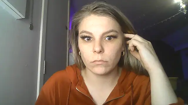 PetiteB Official online show from February 2025 05:12:01 PM