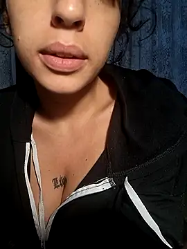 Snapshot of Sweet-diamondxxx chatting on April 2026 10:43:02 AM Sweet-diamondxxx online show from April 2026 10:43:02 AM