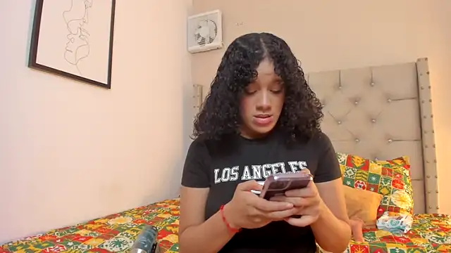 Snapshot of vanesasexyhot21 chatting on November 2025 02:54:02 AM vanesasexyhot21 online show from November 2025 02:54:02 AM