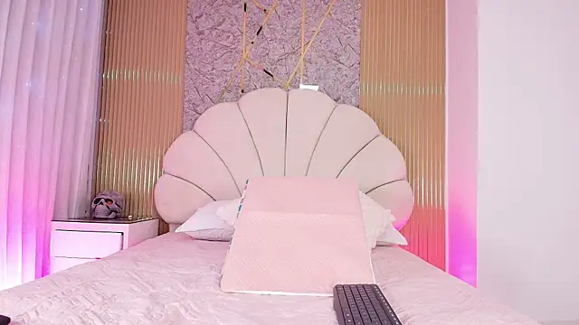 aisha sh online show from November 2025 12:09:02 PM