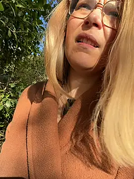 EmyLana online show from March 2026 07:13:01 AM