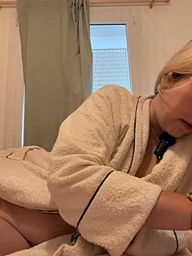 EmyLana online show from January 2026 09:16:01 AM