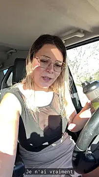 EmyLana online show from April 2026 06:42:01 AM