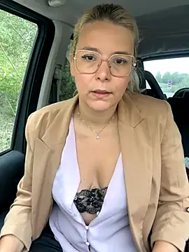 EmyLana online show from October 2025 07:23:02 AM