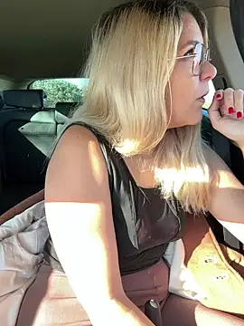 EmyLana online show from January 2026 11:02:02 AM