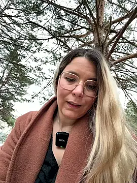 EmyLana online show from March 2026 07:37:02 AM