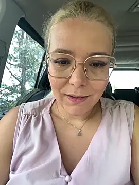 EmyLana online show from September 2025 08:24:01 AM