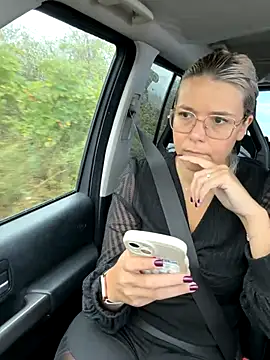 Snapshot of EmyLana chatting on October 2025 08:24:02 AM EmyLana online show from October 2025 08:24:02 AM