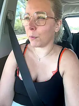 EmyLana online show from September 2025 08:28:01 AM