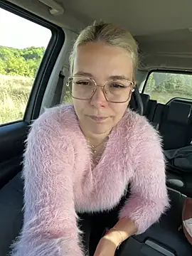 EmyLana online show from September 2025 08:31:01 AM